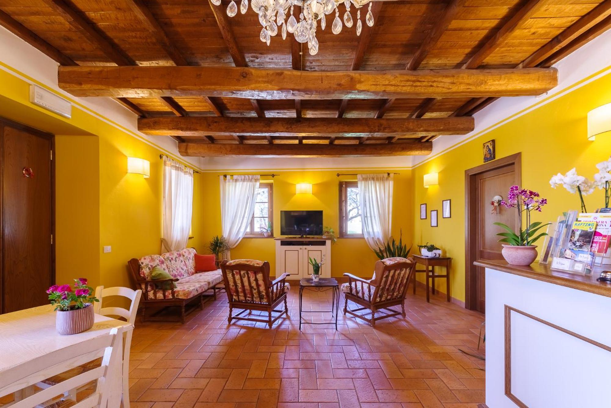 Agriturismo Le Vigne Foligno Exterior photo