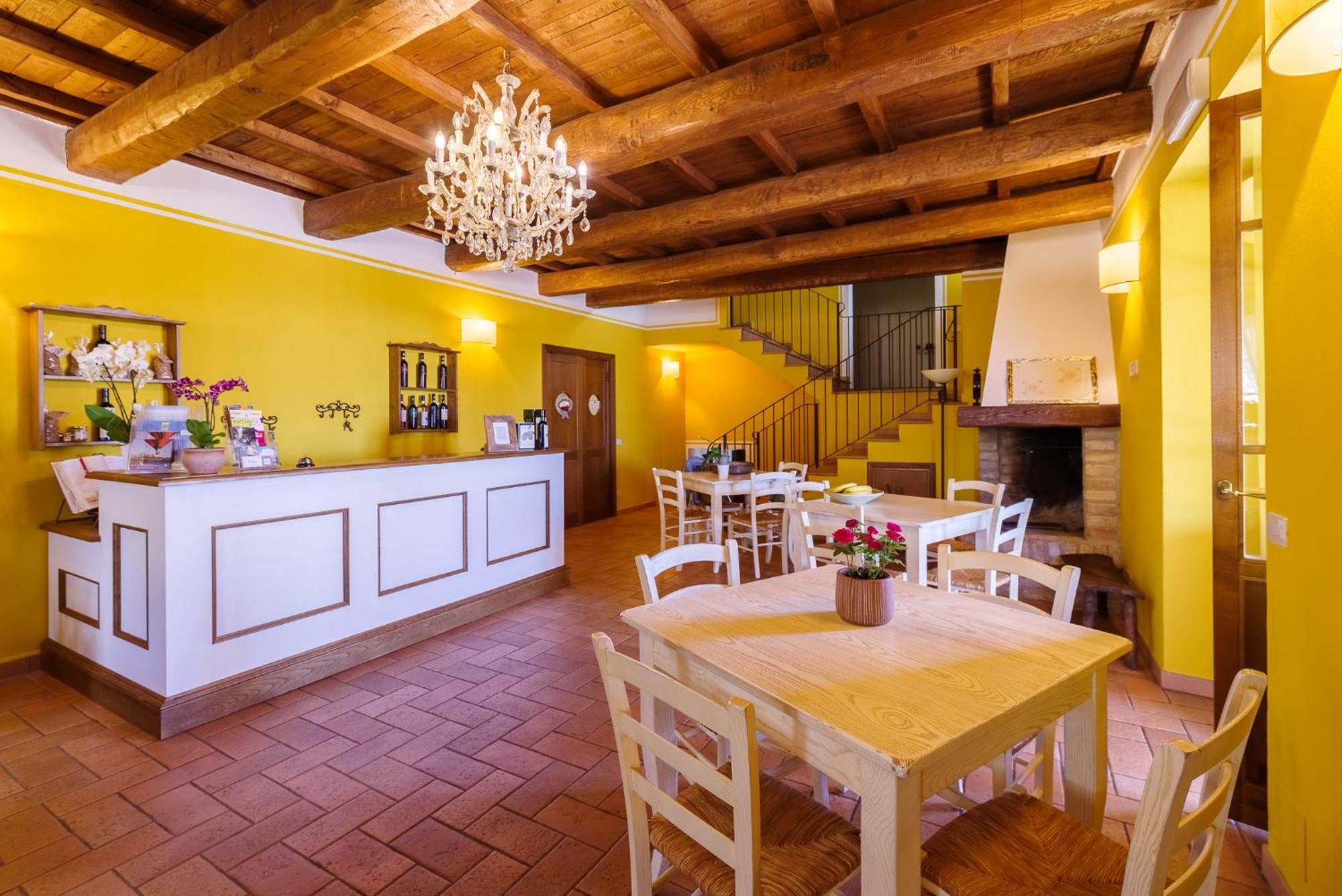 Agriturismo Le Vigne Foligno Exterior photo