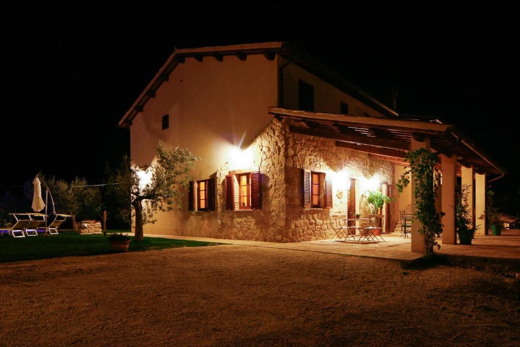 Agriturismo Le Vigne Foligno Exterior photo